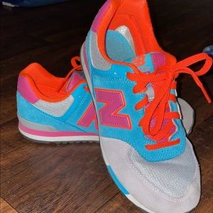 SOLD New Balance 574 size 7 in women’s.